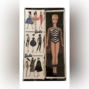 NWT Rare Vintage Barbie Miniature  1959 Doll In A Box  pin 1994 mint